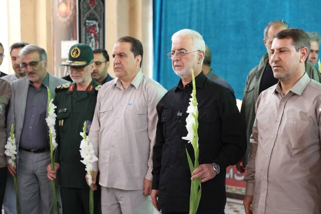 ادای احترام وزیر کشور به شهدای گمنام و افتتاح پروژه‌های مرزی در ایلام