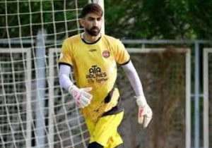 همراهی در رختکن اما محرومیت از بازی