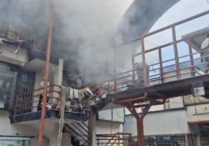 آتشسوزی در مجتمع کاسپین انزلی مهار شد