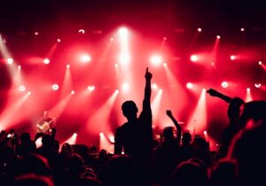 پلیبک بهجای اجرای زنده ؛ زنگ خطر برای اعتبار کنسرتهای ایرانی